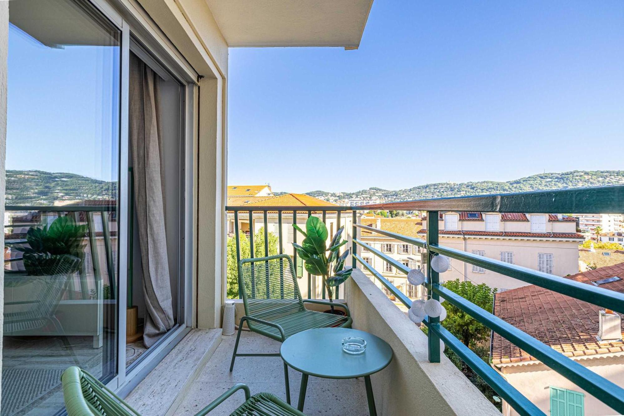 La Palmeraie Joyeux Avec Balcon, A Deux Pas De La Banane Apartment Cannes