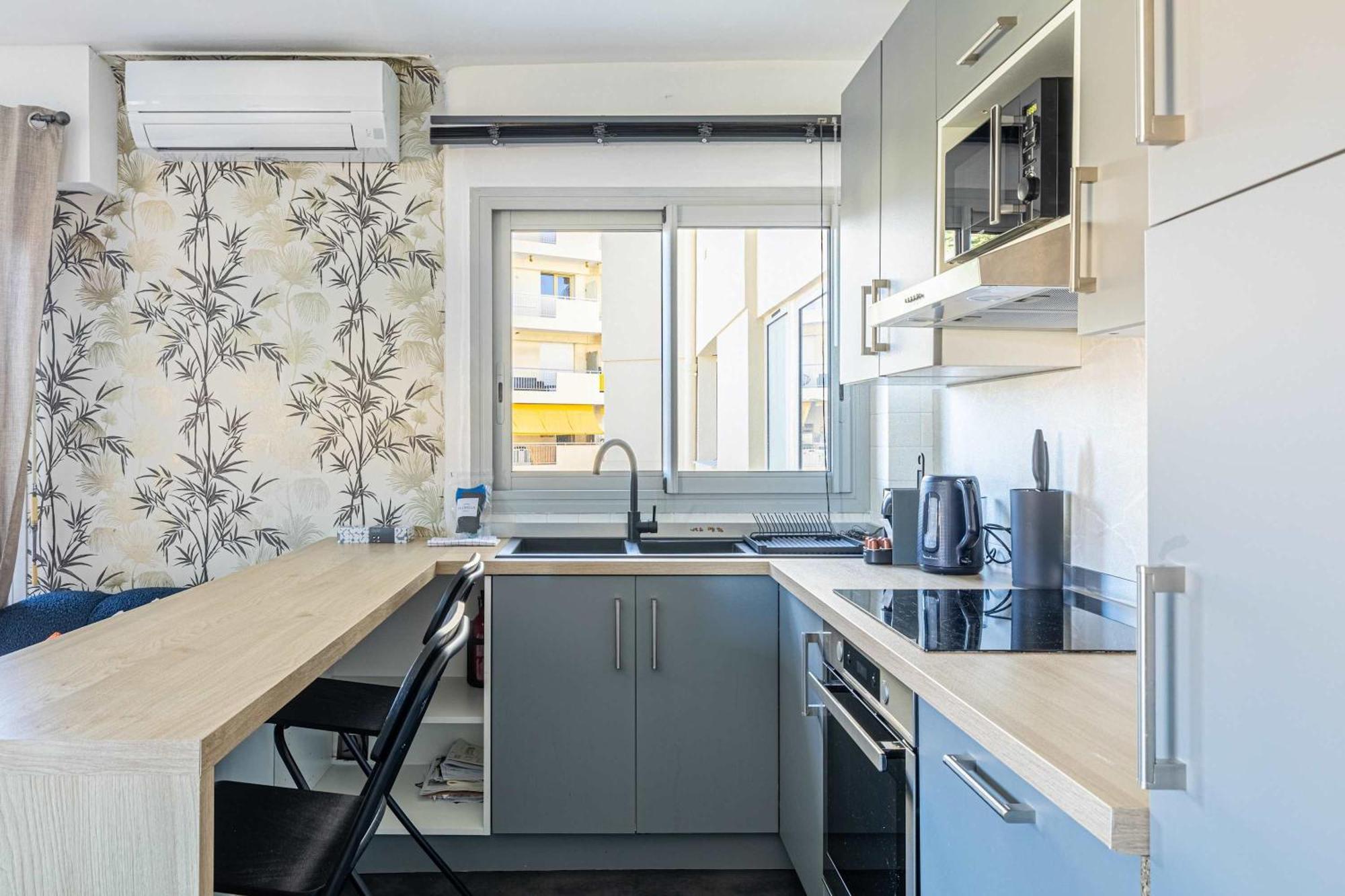 Apartment La Palmeraie Joyeux Avec Balcon, A Deux Pas De La Banane Cannes